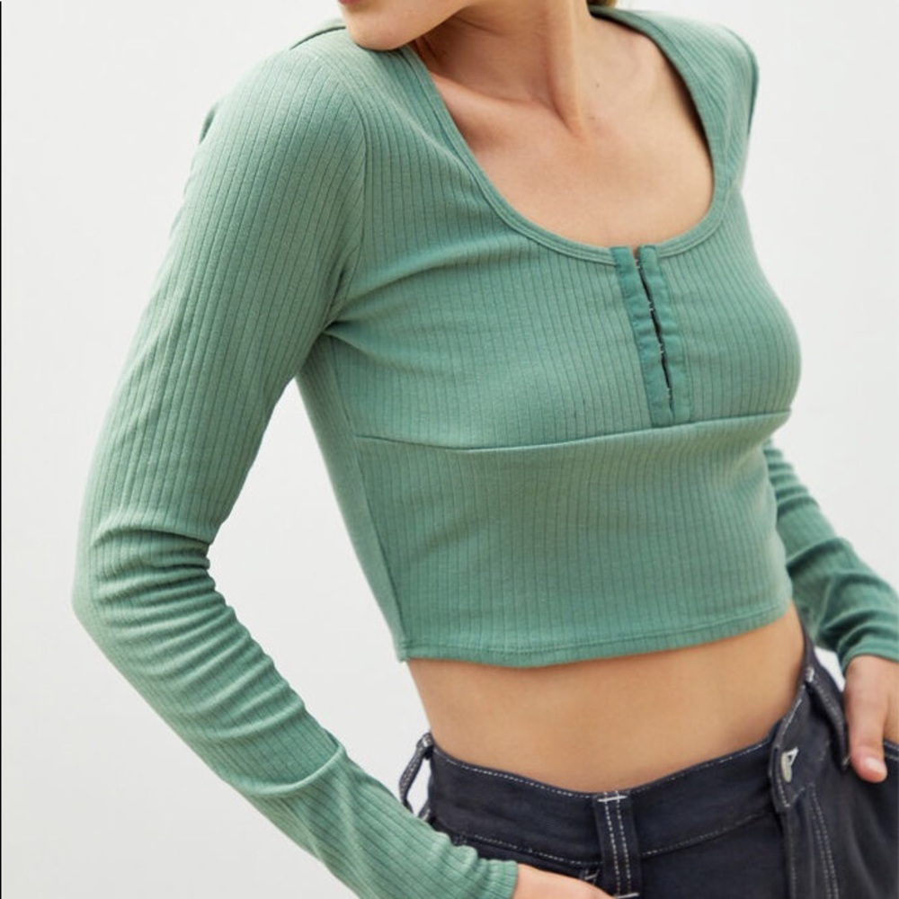 PacSun Long Sleeve Cropped Shirt